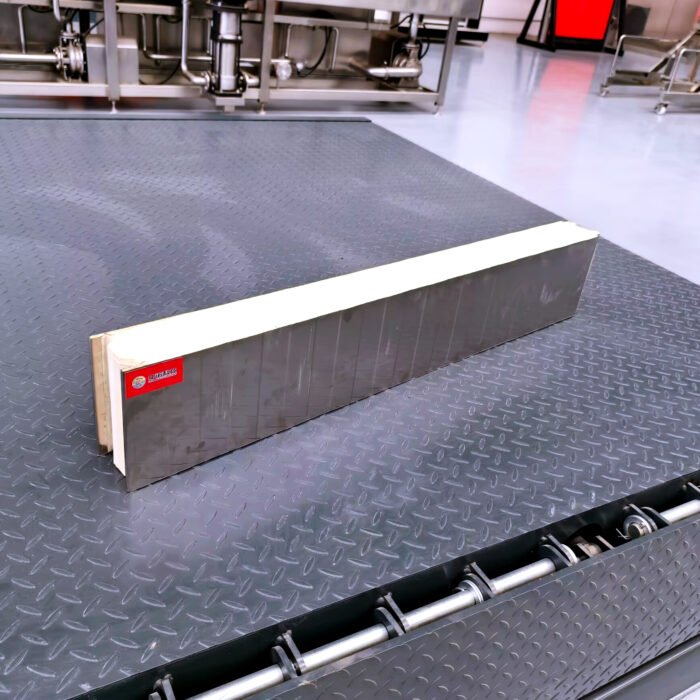 Metal surface rigid polyurethane sandwich panel